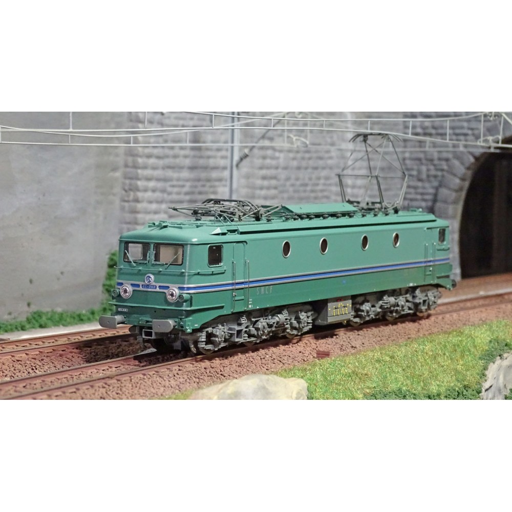 Ree Access JM-003.S Locomotive électrique CC 7117 RG Avignon, marquages blancs, digitale sonore Ree Access JM-003.S Locomotive électrique CC 7117 RG Avignon, marquages blancs, digitale sonore