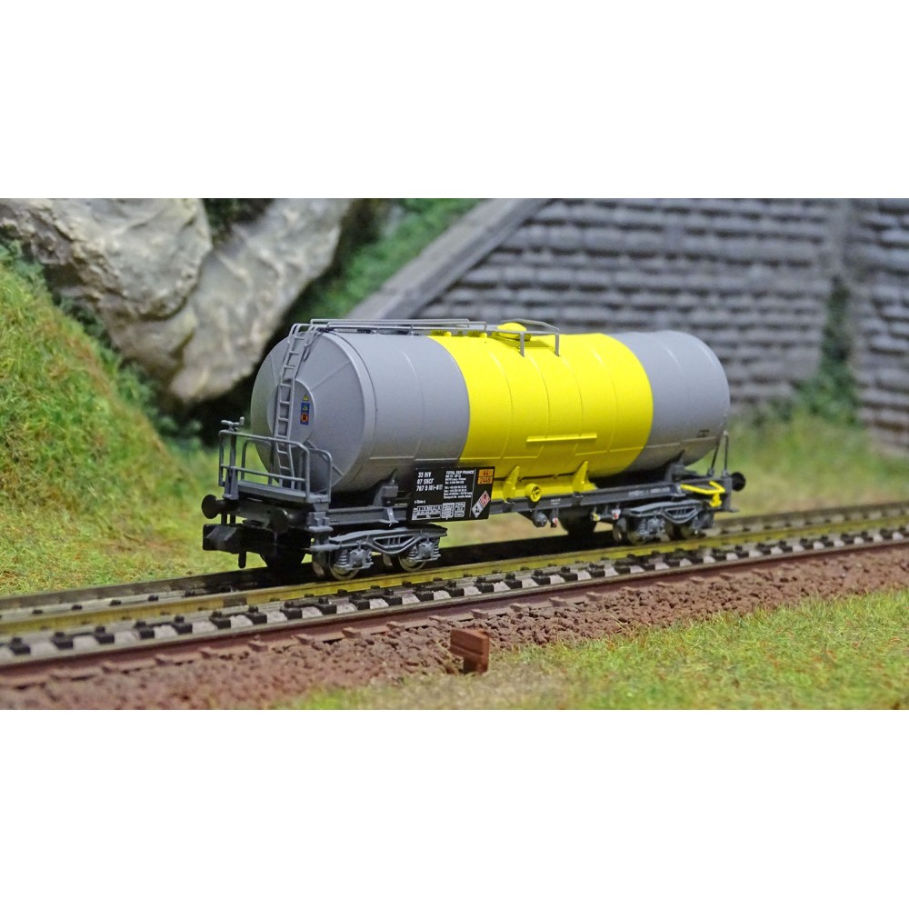 Arnold HN6393 Wagon citerne à bogies, SNCF, livré gris/jaune, transport de souffre, échelle N Arnold HN6393 - 1
