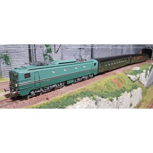 Ree Modeles CM 004 Rame locomotive CC 7107, record du monde 1955 + 3 voitures U46 C10 carénées Ree Modeles CM-004 - 2