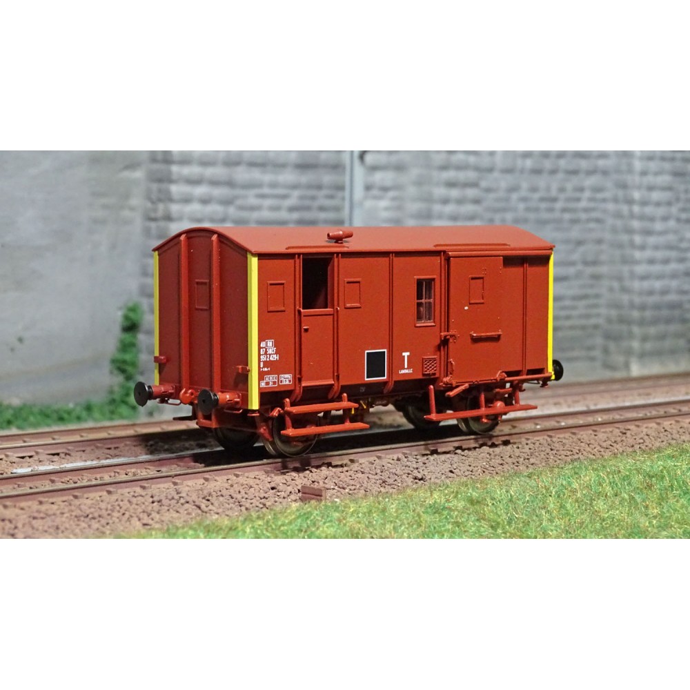 EPM 51.02.10 Wagon marchandise Fourgon Uk, rouge UIC, toit et châssis rouge, SNCF, Cul Jaune, ep.IV EPM, Euro Passion Models EPM