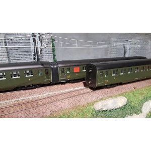 Ree Modeles CM 004 Rame locomotive CC 7107, record du monde 1955 + 3 voitures U46 C10 carénées Ree Modeles CM-004 - 4