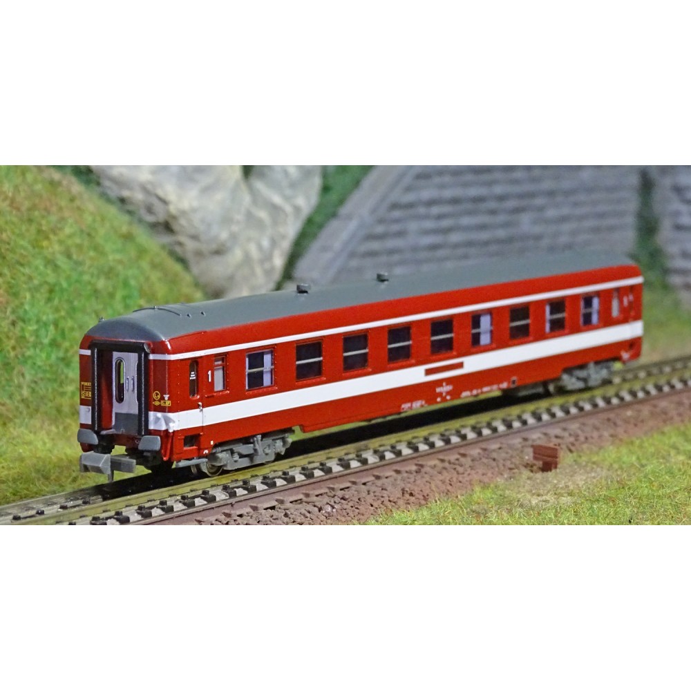 N 1/160 Voiture A9 UIC Capitole SNCF Ep III REE NW157 