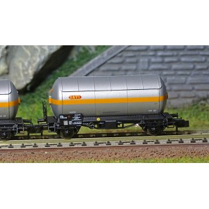 Arnold HN6479 Set de 2 wagons citernes gaz à essieux, livré argent, SNCF, SATI / UCBA, échelle N Arnold HN6479 - 2