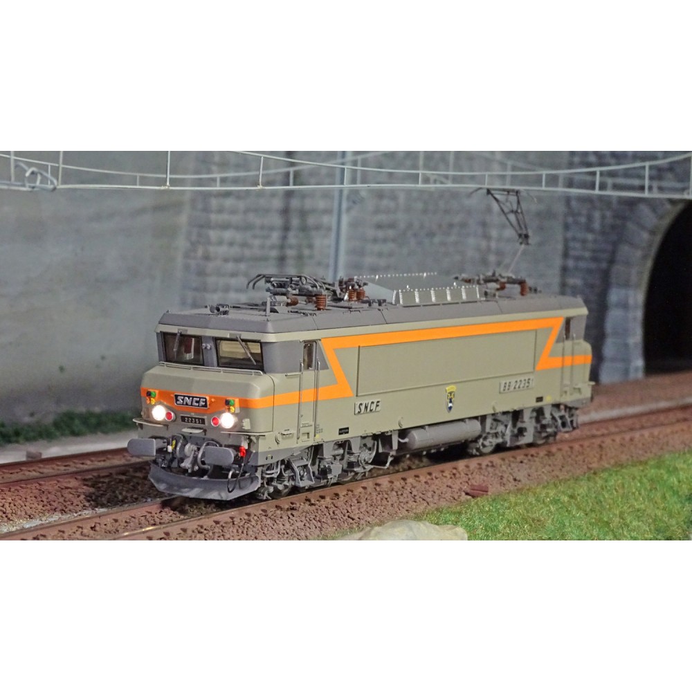 Ls Models 11101 Locomotive électrique BB 22351, SNCF, Gris béton/Orange, TVM, blason Valognes, Rennes Ls models Lsm_11101 - 1