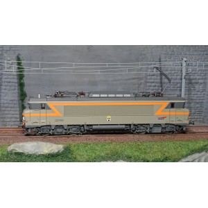 Ls Models 11102S Locomotive électrique BB 22352, SNCF, Gris béton/Orange, blason Sablé sur Sarthe, Rennes, Digitale sonore Ls mo