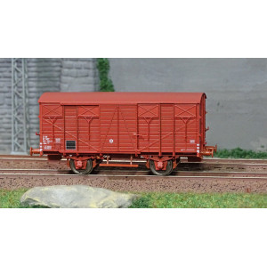 Ree modeles WB693 Wagon couverts OCEM 19, roues pleines, volets fermés, SNCF Ree Modeles WB-693 - 2