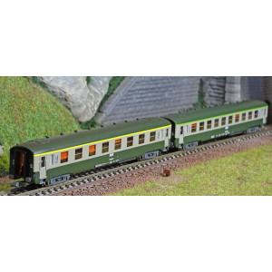 REE Modeles NW279 Set de 2 voitures voyageurs DEV AO, SNCF, B8 et B10, gris/vert, logo encadré blanc, cartouche corail, ep.IV-V 