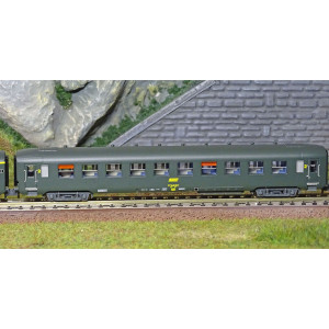 REE Modeles NW286 Set de 2 voitures voyageurs DEV AO, SNCF, A8 et B10, logo jaune encadré, ep.IV Ree Modeles NW-286 - 3