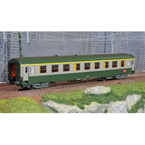 Ree Modeles VB305 Voiture voyageurs UIC A9, vert 302/gris 804, logo carmillon, SNCF Ree Modeles VB-305 - 1