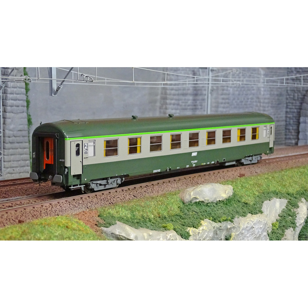 Ree Modeles VB308 Voiture voyageurs UIC B9 ex A9, vert 302/gris 804, logo encadré blanc, SNCF Ree Modeles VB-308 - 1