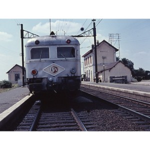 Mistral 28-01-G006 Autorail Z 5100 + remorque ZR 25100 + voiture pilote ZRx 15100 - 1957, SNCF, logo frontal, digital sonore Mis