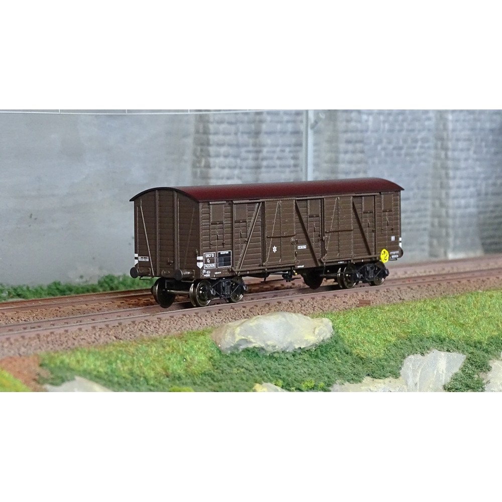 Ree Modeles WB776 Wagon TP Couvert, 4 portes, brun, SNCF, ep. IIIa Ree Modeles WB-776 - 1