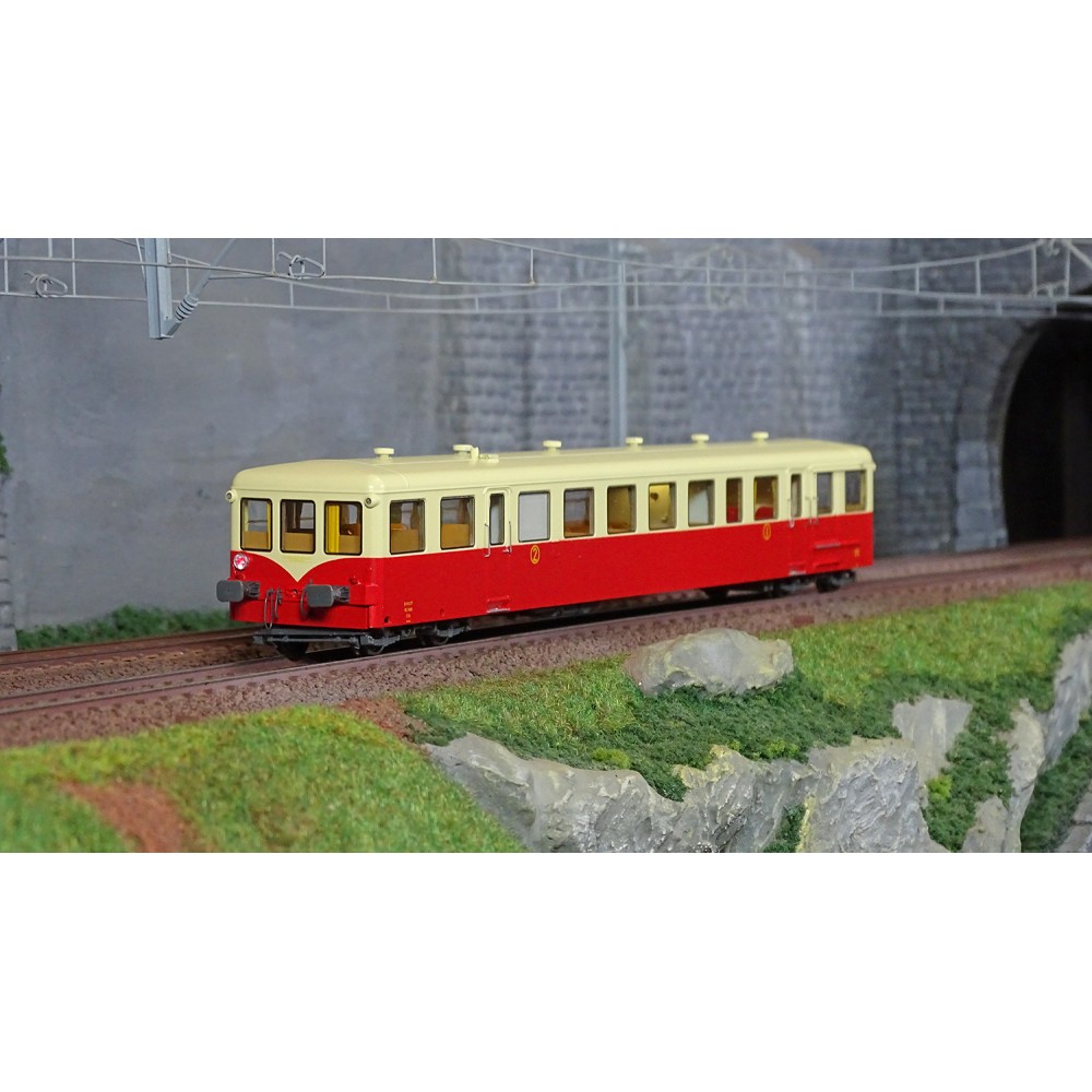 Ree Modeles VB443 Remorque d'autorail XR-7405, Rouge-Crème toit crème, SNCF, Limoges, éclairé Ree Modeles VB-443 - 1 Ree Modeles VB443 Remorque d'autorail XR-7405, Rouge-Crème toit crème, SNCF, Limoges, éclairé Ree Modeles VB-443 - 1