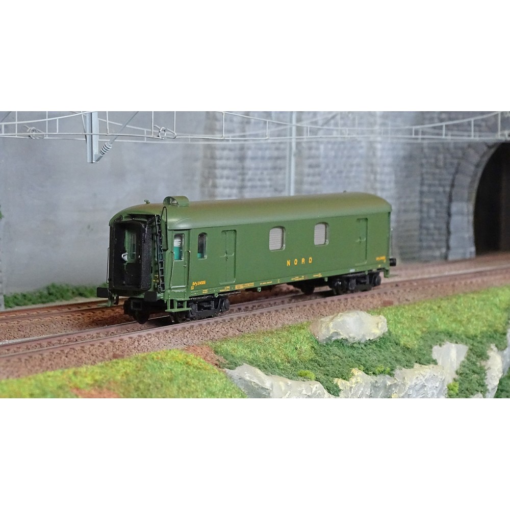 Ls Models 31203 Fouron Dd4yi, NORD, vert, châssis noir, toit vert, éclairage Ls models Lsm_31203 - 1