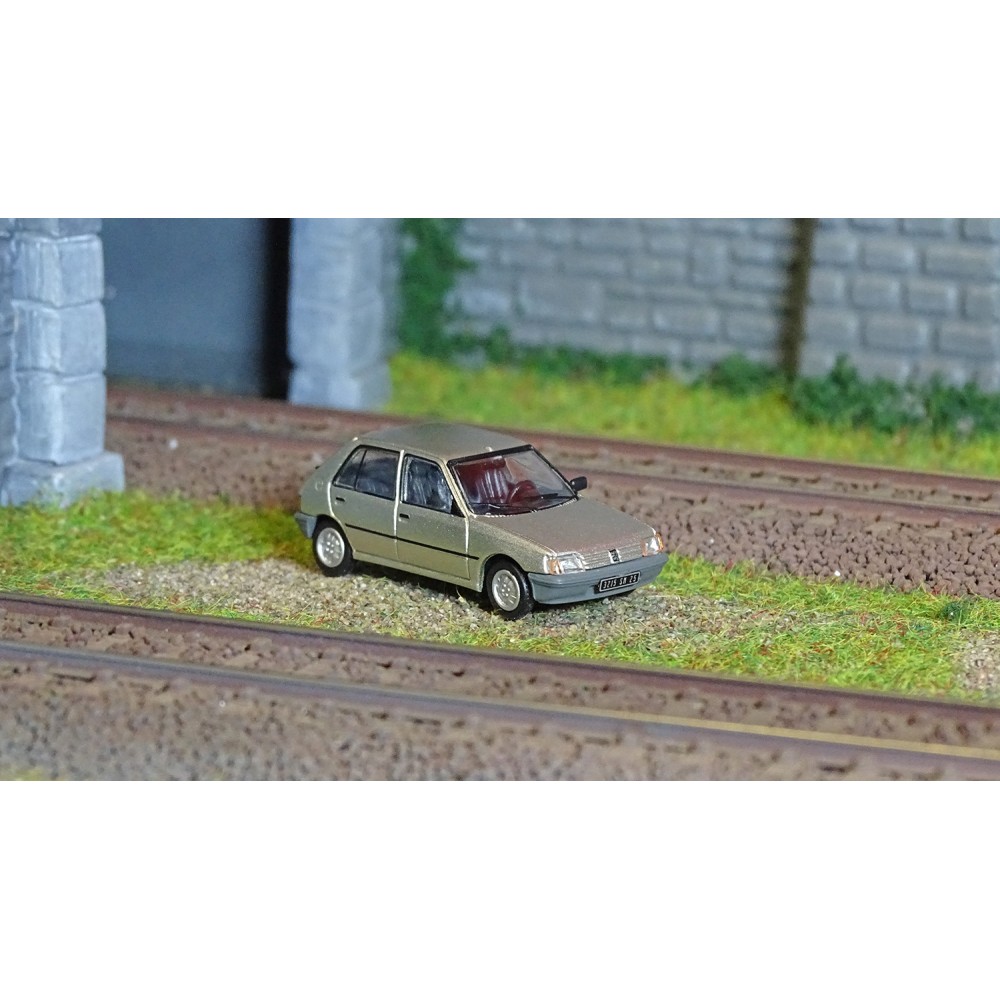 Ree Modeles CB148 Voiture Peugeot 205 GE, Gris métal Ree Modeles CB-148 - 1 Ree Modeles CB148 Voiture Peugeot 205 GE, Gris métal Ree Modeles CB-148 - 1