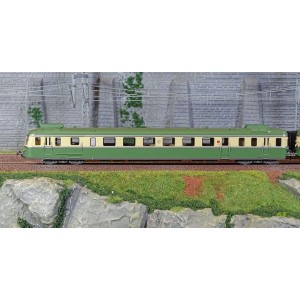 Jouef HJ2419 Autorail diesel RGP 2 X 2716 + remorque XR 7719, SNCF, vert/beige avec déflecteurs de fumée Jouef HJ2419 - 2