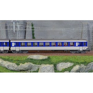 Jouef HJ2615 Autorail EAD XBD 4717 + remorque XRABx 8714, SNCF, livrée argent/bleue, logo Casquette Jouef HJ2615 - 3