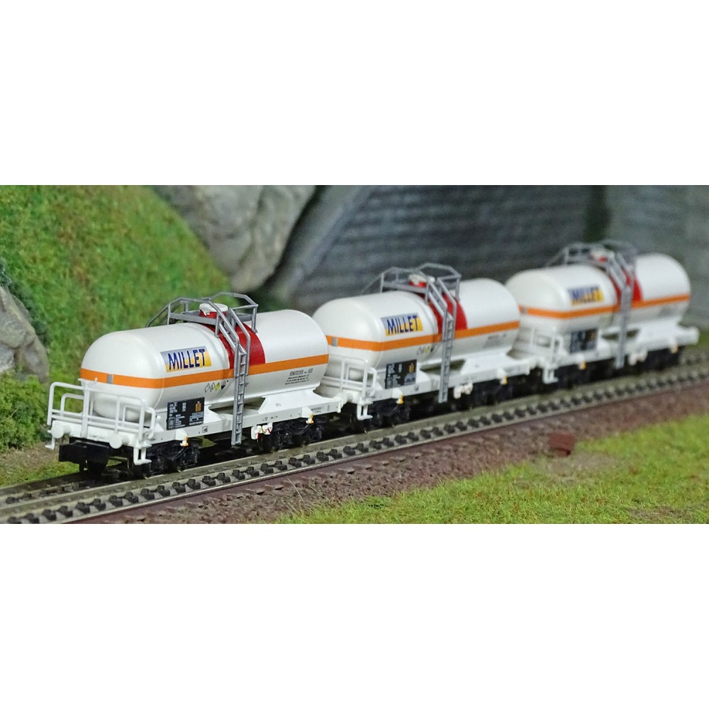 MiniTrix 18266 Set de 3 wagons citernes à bogies, Millet, échelle N Trix Trix_18266 - 1 MiniTrix 18266 Set de 3 wagons citernes à bogies, Millet, échelle N Trix Trix_18266 - 1