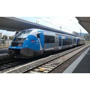 Jouef HJ2437S Autorail diesel X 73500, SNCF, La Région, digital sonore Jouef HJ2437S - 4