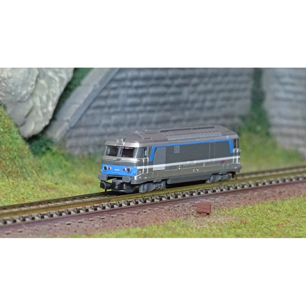 Azar L01-IS1D Locomotive diesel BB 67424, SNCF, livrée Isabelle, logo casquette, digitale, échelle Z AZAR Models AZAR_L01-IS1D - Azar L01-IS1D Locomotive diesel BB 67424, SNCF, livrée Isabelle, logo casquette, digitale, échelle Z AZAR Models AZAR_L01-IS1D -