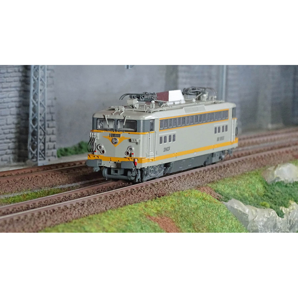 R37 HO41077 Locomotive électrique BB 8555, SNCF, Gris béton, Villeneuve Rail 37 - R37 R37_HO41077 - 1 R37 HO41077 Locomotive électrique BB 8555, SNCF, Gris béton, Villeneuve Rail 37 - R37 R37_HO41077 - 1