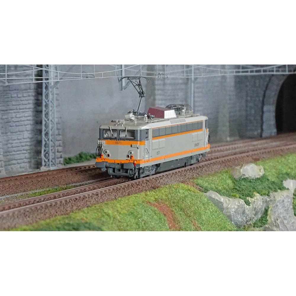 R37 HO41078DS Locomotive électrique BB 8571, SNCF, Gris béton, Venissieux, digital sonorisée Rail 37 - R37 R37_HO41078DS - 1 R37 HO41078DS Locomotive électrique BB 8571, SNCF, Gris béton, Venissieux, digital sonorisée Rail 37 - R37 R37_HO41078DS - 1