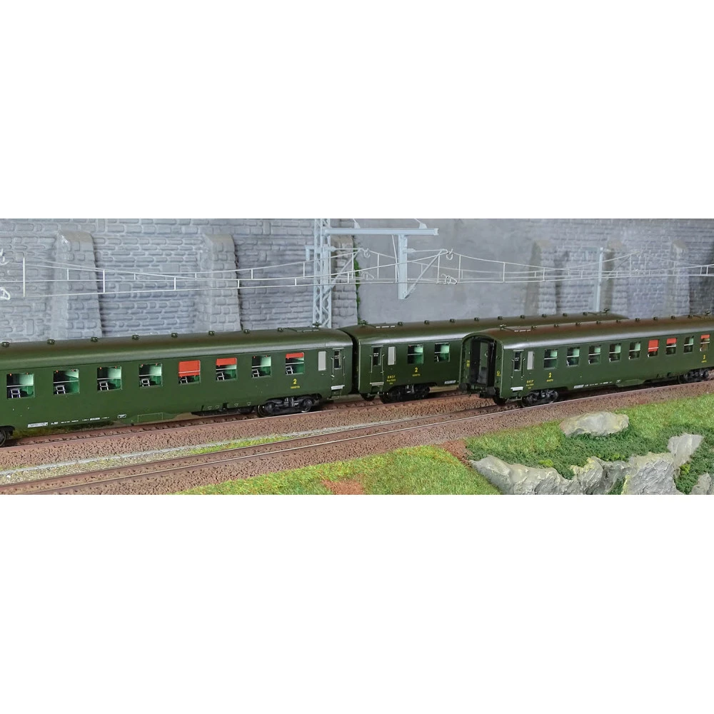 Ree Modeles VB399 Set de 3 voitures voyageurs DEV AO Couchettes, SNCF, B9c9 myfi, vert 306, ep.III Ree Modeles VB-399 - 1 Ree Modeles VB399 Set de 3 voitures voyageurs DEV AO Couchettes, SNCF, B9c9 myfi, vert 306, ep.III Ree Modeles VB-399 - 1