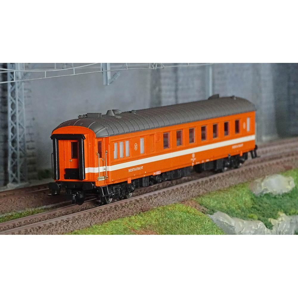 Jouef HJ4173 Voiture voyageurs voiture-restaurant WR (ex CIWL), SNCB, livrée orange C1 Jouef HJ4173 - 1 Jouef HJ4173 Voiture voyageurs voiture-restaurant WR (ex CIWL), SNCB, livrée orange C1 Jouef HJ4173 - 1