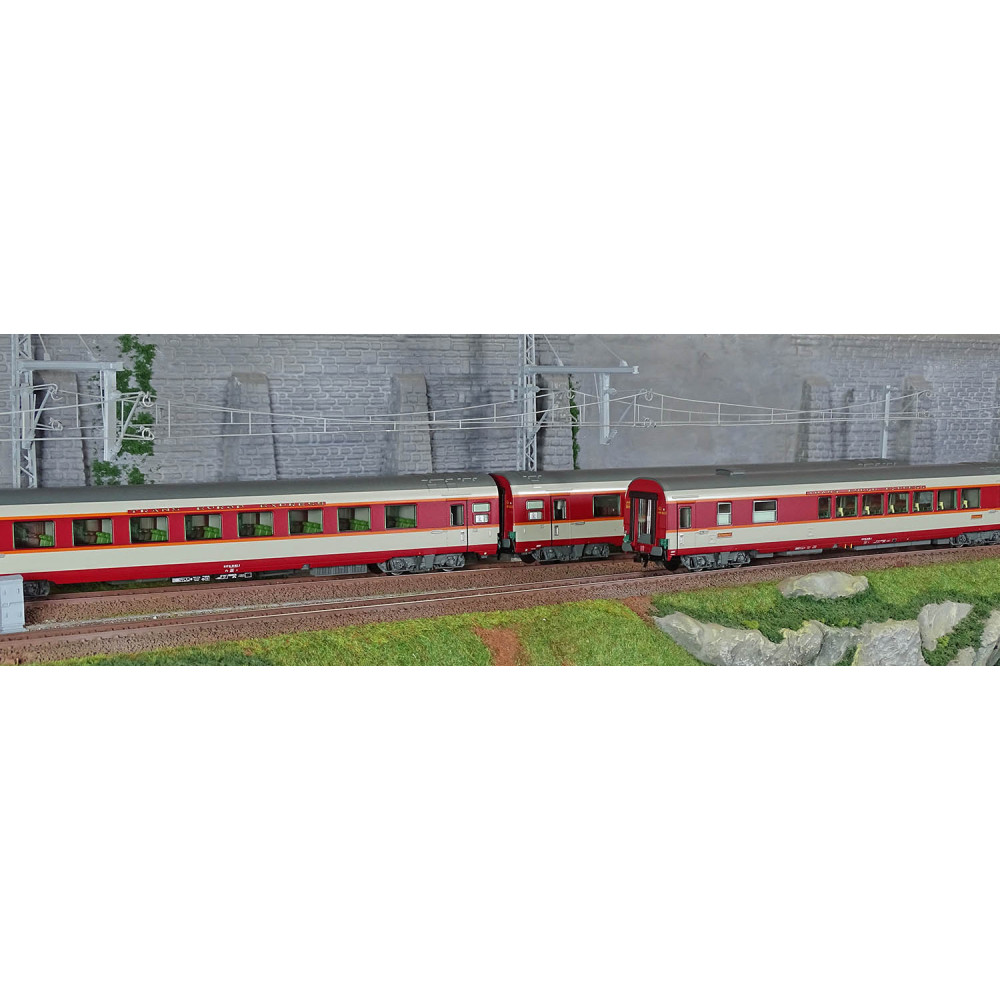 Jouef HJ4191 Set de 3 voitures voyageurs Grand Confort TEE Le Kléber, SNCF, A8u / A8tu / Vru, éclairées Jouef HJ4191 - 1 Jouef HJ4191 Set de 3 voitures voyageurs Grand Confort TEE Le Kléber, SNCF, A8u / A8tu / Vru, éclairées Jouef HJ4191 - 1