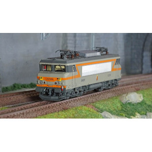 Ls Models 11104 Locomotive électrique BB 22399 SNCF, gris béton/orange, logo Nouille, blason Mormant, Villeneuve Ls models Lsm_1
