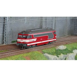 Jouef HJ2464 Locomotive diesel BB 67613, SNCF, livrée rouge Capitole Jouef HJ2464 - 1