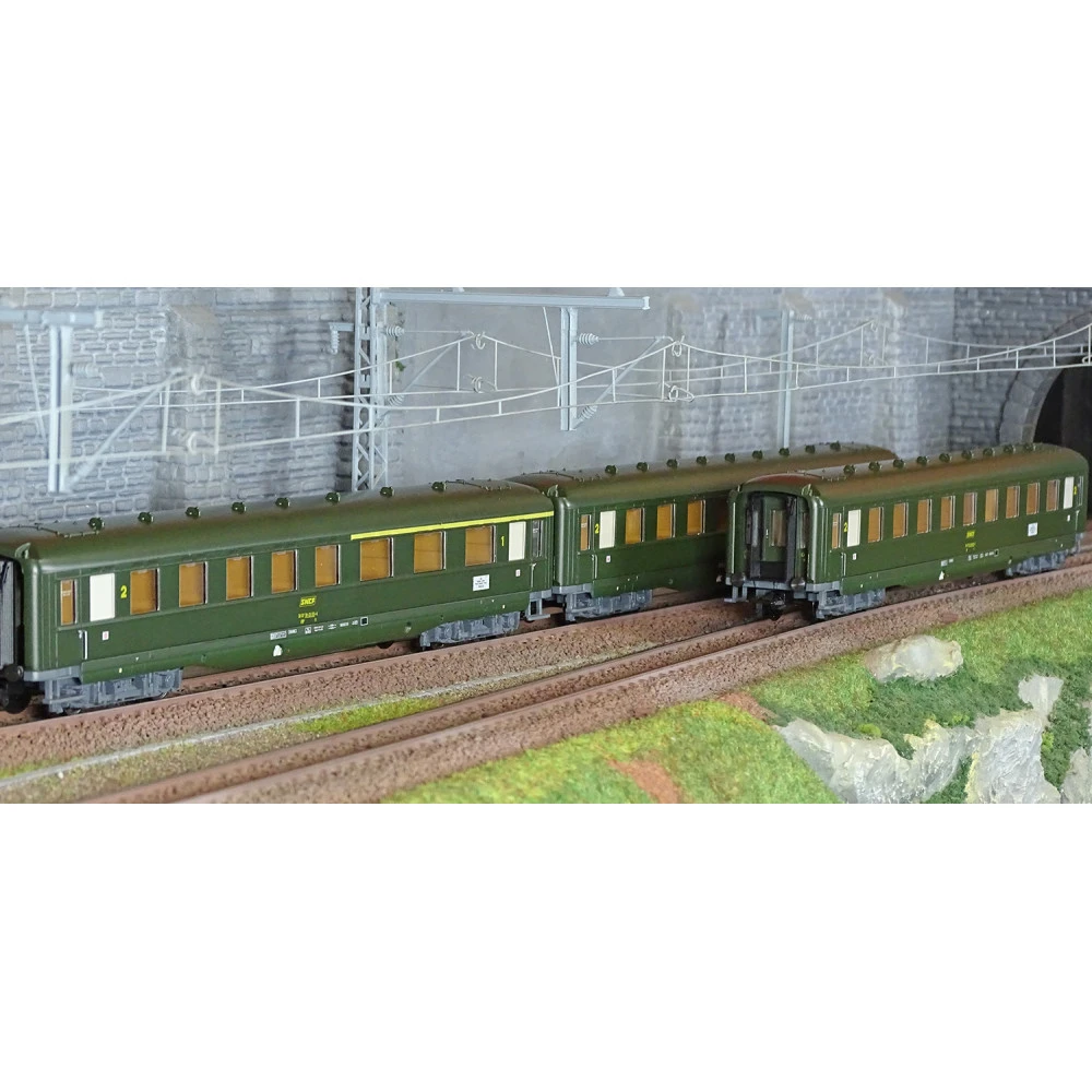 Marklin 43230 Set de 3 voitures voyageurs, SNCF, 2x 2eme classe et 1x 1ere/2eme classe Marklin Marklin_43230 - 1 Marklin 43230 Set de 3 voitures voyageurs, SNCF, 2x 2eme classe et 1x 1ere/2eme classe Marklin Marklin_43230 - 1