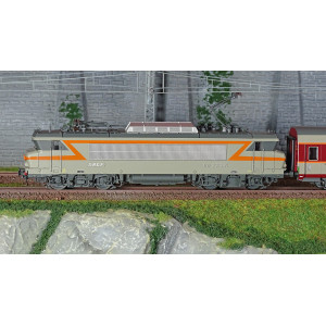 Ls Models 11004S Set Grand Confort Etendard Locomotive BB 7233 SNCF + A4Dtux + A8tu, livrée origine, sud-ouest, Sonore Ls models
