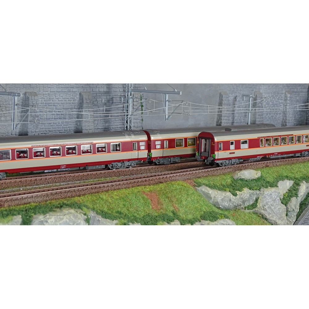 LS Models 40085DC Set de 3 voitures Grand Confort Etendard A8tu + A8u + Vru, livré origine, Sud-Ouest, éclairées Ls models Lsm_4 LS Models 40085DC Set de 3 voitures Grand Confort Etendard A8tu + A8u + Vru, livré origine, Sud-Ouest, éclairées Ls models Lsm_4