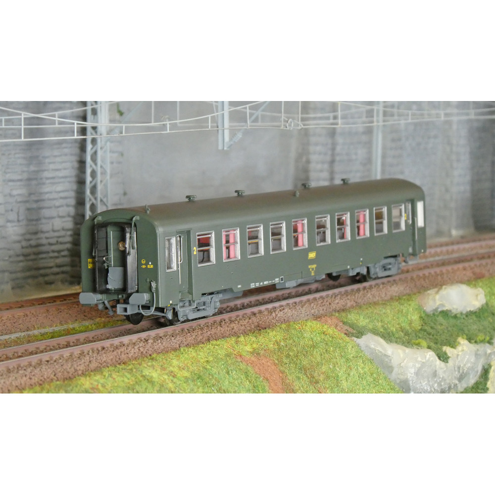 Models Word 40016 Voiture USI courte, SNCF, B10t U60, vert, marquage UIC, logo encadré jaune Models World MW_40016 - 1