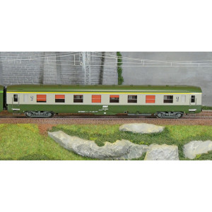 Ree Modeles VB396 Set de 3 voitures voyageurs DEV AO courtes, SNCF, A7x ex B8 / 2x B8 ex-A8, vert 302, ep.IV-V Ree Modeles VB-39