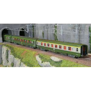 Ree Modeles VB396 Set de 3 voitures voyageurs DEV AO courtes, SNCF, A7x ex B8 / 2x B8 ex-A8, vert 302, ep.IV-V Ree Modeles VB-39