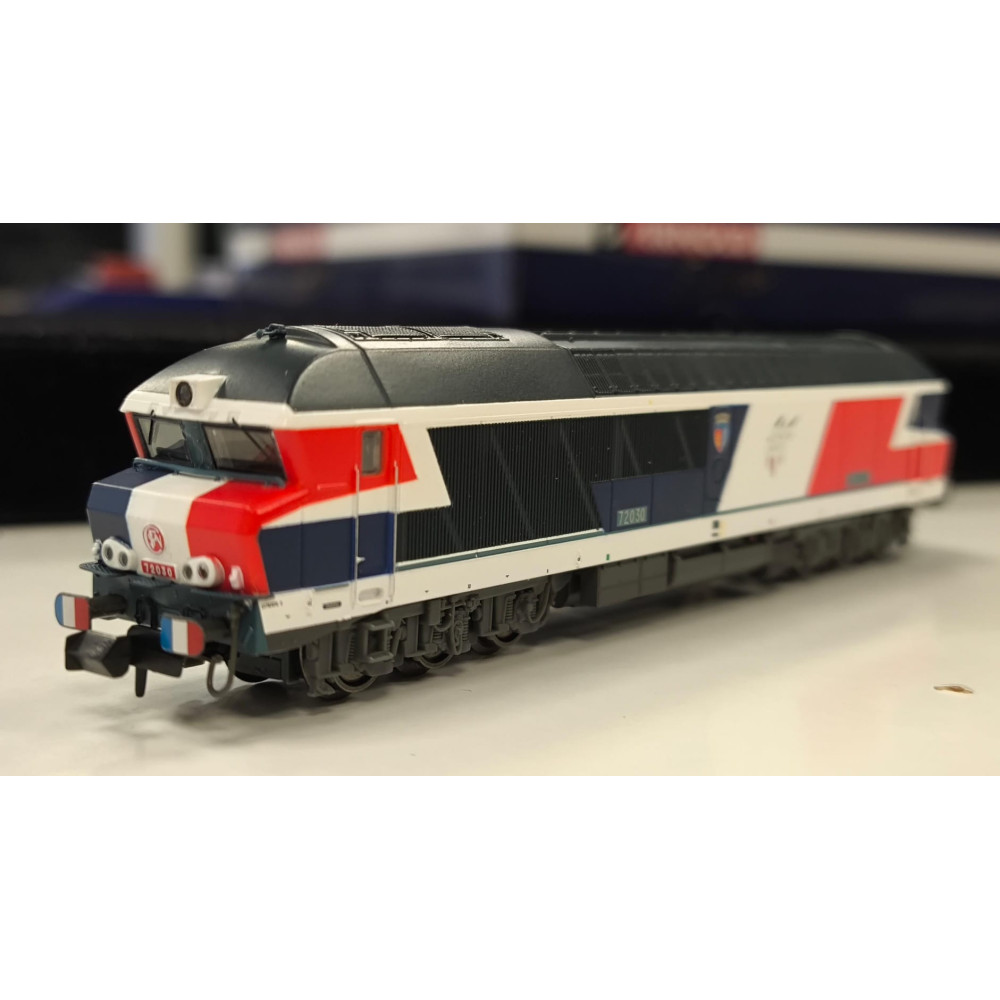 Arnold HNS2652S Locomotive diesel CC 72030, livrée "Tricolore", digitale sonore, N - 1/160 Arnold HNS2652S - 1 Arnold HNS2652S Locomotive diesel CC 72030, livrée "Tricolore", digitale sonore, N - 1/160 Arnold HNS2652S - 1