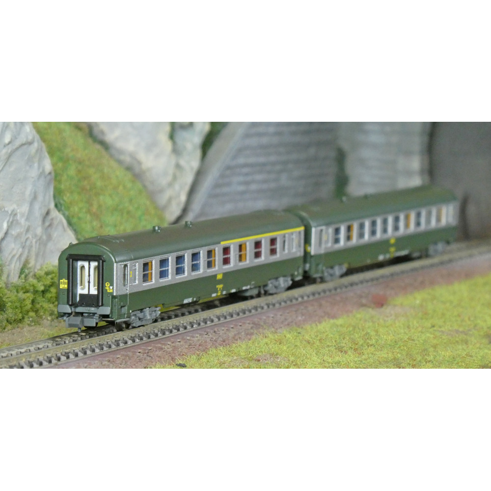 REE Modeles NW260 Set de 2 voitures voyageurs UIC, SNCF, A4B5 et B10 Verte/Alu, logo jaune encadré, ep.IV, N- 1/160 Ree Modeles 