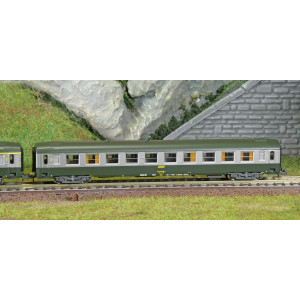 REE Modeles NW260 Set de 2 voitures voyageurs UIC, SNCF, A4B5 et B10 Verte/Alu, logo jaune encadré, ep.IV, N- 1/160 Ree Modeles 