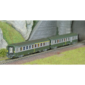 REE Modeles NW261 Set de 2 voitures voyageurs UIC, SNCF, A4B5 et B5D Verte/Alu, logo jaune encadré, ep.IV, N- 1/160 Ree Modeles 