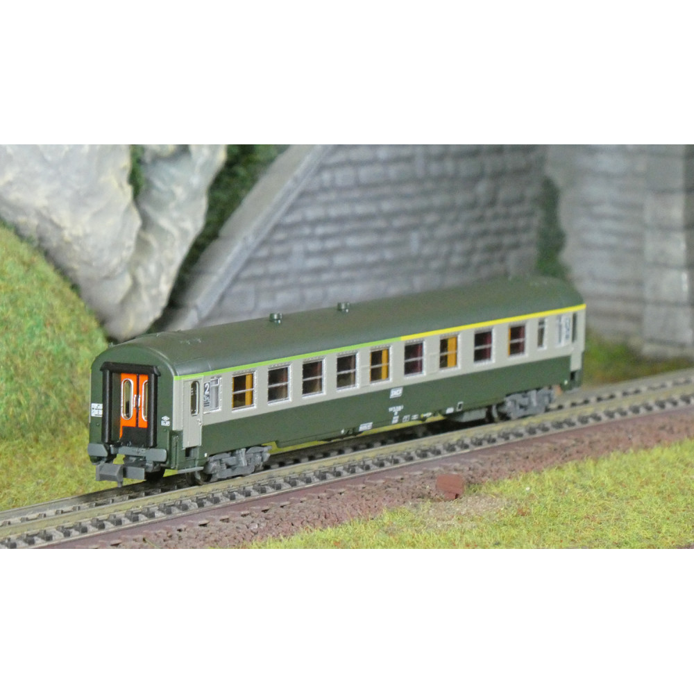 REE Modeles NW262 Voiture voyageurs UIC, SNCF, A4B5 Verte/Gris béton, logo blanc encadré, ep.V, N- 1/160 Ree Modeles NW-262 - 1