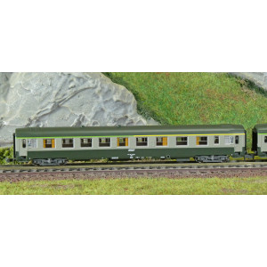 REE Modeles NW263 Set de 2 voitures voyageurs UIC, SNCF, A4B5 et B10 Verte/Gris béton, logo blanc encadré, ep.V, N- 1/160 Ree Mo