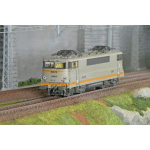 Ree Modeles MB178.S Locomotive électrique BB 9206, SNCF, Béton, Bordeaux, logo Beffara, sonore, panthos motorisés Ree Modeles MB