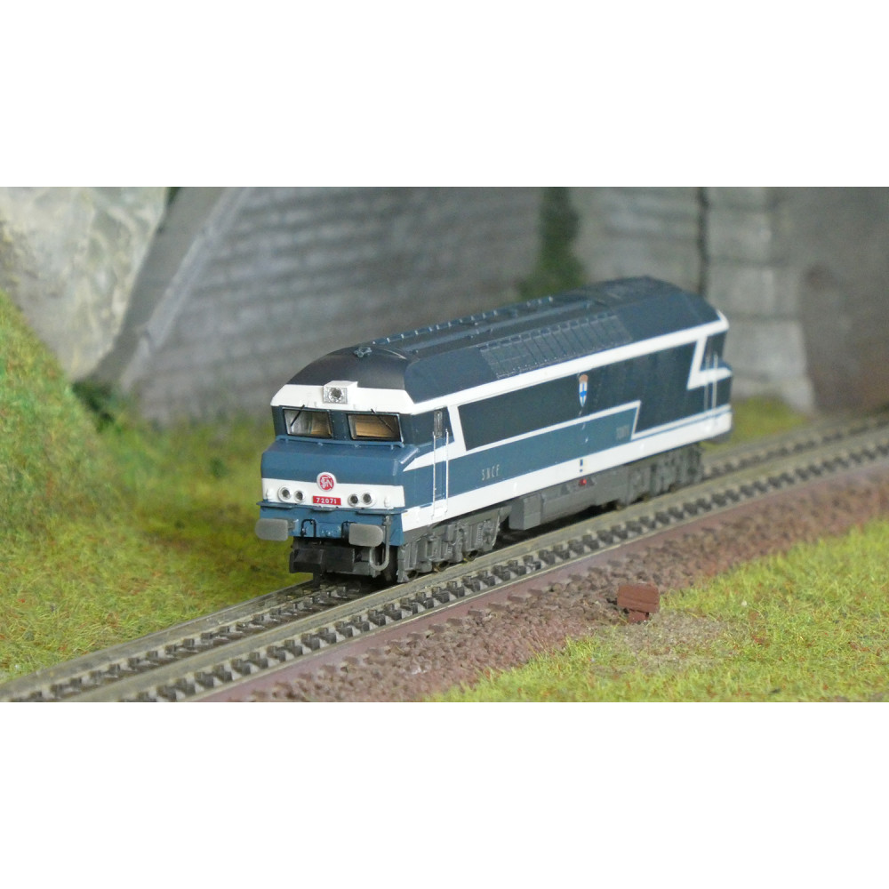Arnold HN2651S Locomotive diesel CC 72071, livrée bleue origine, Marseille, digitale sonore, N 1/160 Arnold HN2651S - 1 Arnold HN2651S Locomotive diesel CC 72071, livrée bleue origine, Marseille, digitale sonore, N 1/160 Arnold HN2651S - 1
