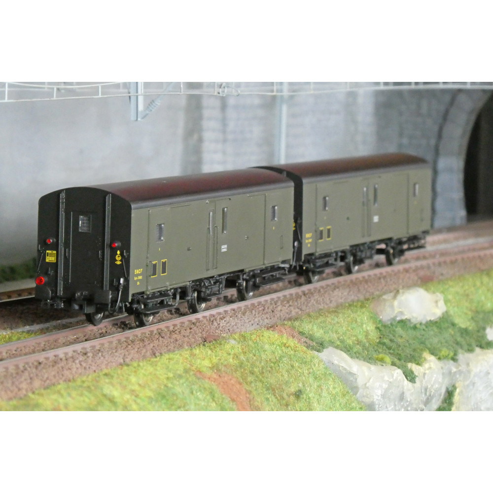 Models World 102 Set de 2 Wagons fourgons 3 essieux, PLM, Dqd2m, Vert 306, ep.IIIb, feux fin de convoi Models World MW_102 - 1 Models World 102 Set de 2 Wagons fourgons 3 essieux, PLM, Dqd2m, Vert 306, ep.IIIb, feux fin de convoi Models World MW_102 - 1