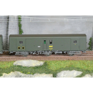 Models World 108 Set de 2 wagons fourgons 3 essieux, PLM, Dd2, Vert 301, logo SNCF jaune, ep.IVa, feux fin de convoi Models Worl