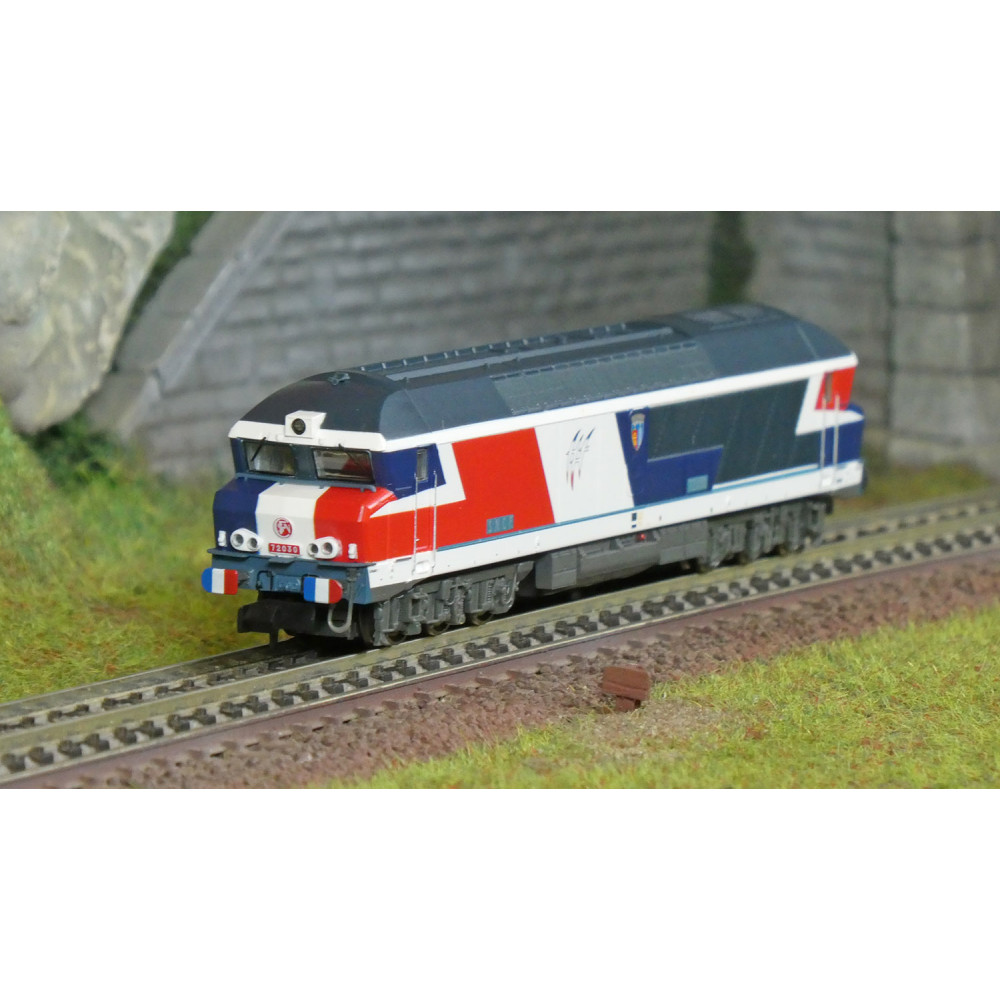 Arnold HNS2652S Locomotive diesel CC 72030, livrée "Tricolore", digitale sonore, N - 1/160 Arnold HNS2652S - 1 Arnold HNS2652S Locomotive diesel CC 72030, livrée "Tricolore", digitale sonore, N - 1/160 Arnold HNS2652S - 1