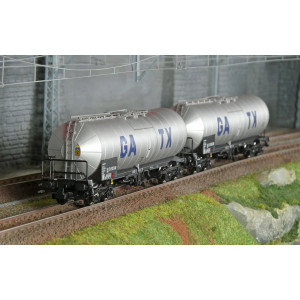 Rivarossi HR6667 Set de 2 wagons citernes à bogies, gris clair, grand logo GATX Rivarossi HR6667 - 2 Rivarossi HR6667 Set de 2 wagons citernes à bogies, gris clair, grand logo GATX Rivarossi HR6667 - 2