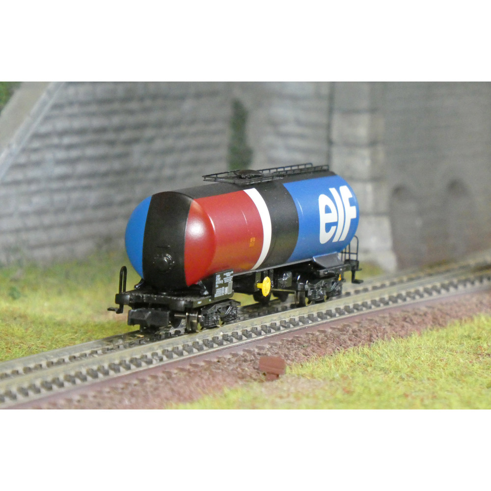 Arnold HN6633 Wagon citerne à bogies, SNCF, ELF, N - 1/160 Arnold HN6633 - 1 Arnold HN6633 Wagon citerne à bogies, SNCF, ELF, N - 1/160 Arnold HN6633 - 1